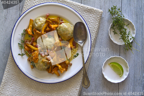 Image of Bread dumplings with chanterelles