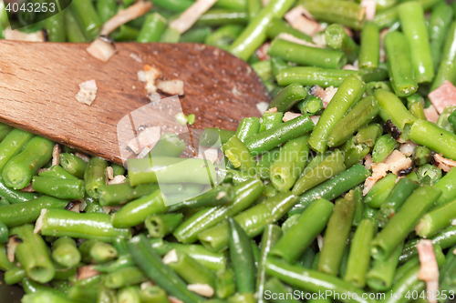 Image of roasting fresh green beans with bacon