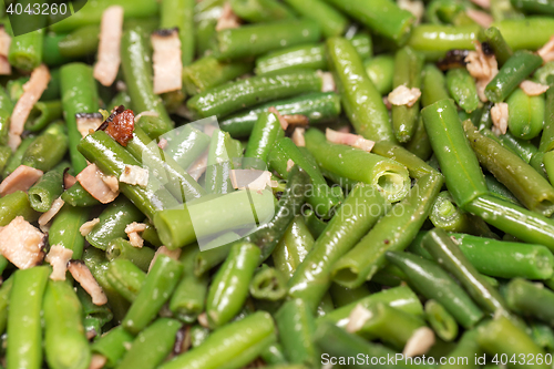 Image of roasting fresh green beans with bacon