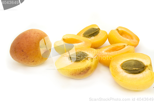 Image of peaches