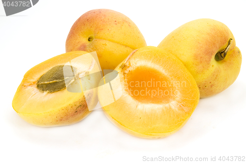 Image of peaches