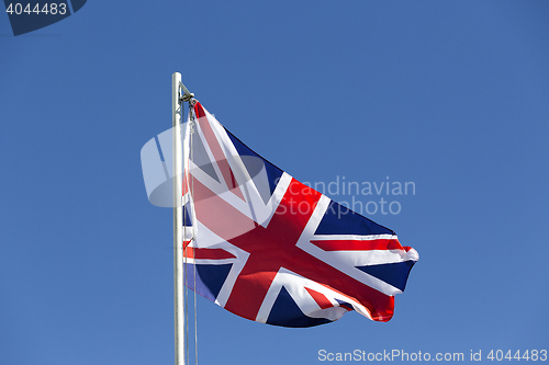 Image of UK flag on a flagpole