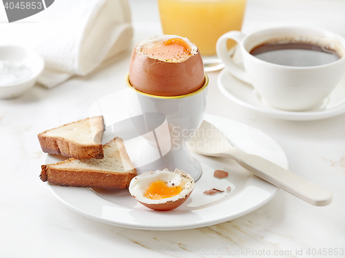 Image of freshly boiled egg