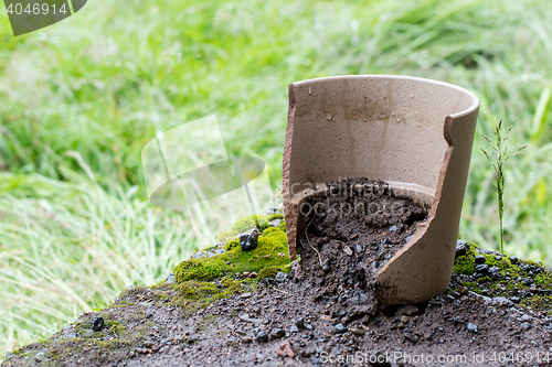 Image of Broken flower pot