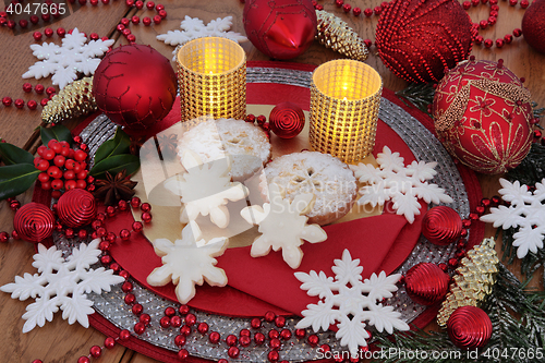 Image of Gingerbread Biscuits and Mince Pies