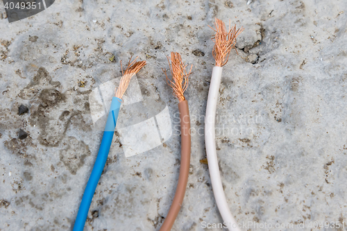 Image of exposed ends of the electric wires