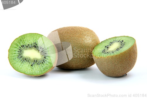 Image of kiwi and two halfs