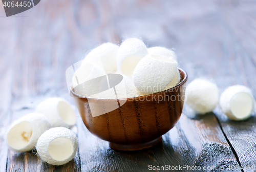 Image of cotton swabs