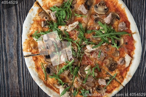 Image of Pizza with chicken and mushrooms