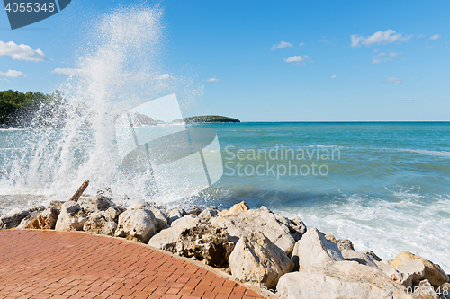 Image of High waves and water splashes