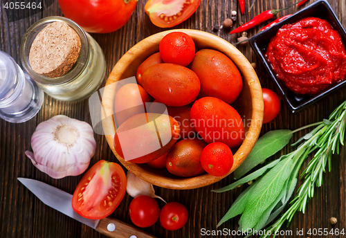 Image of tomato and sauce