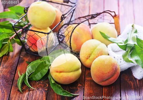 Image of fresh peaches
