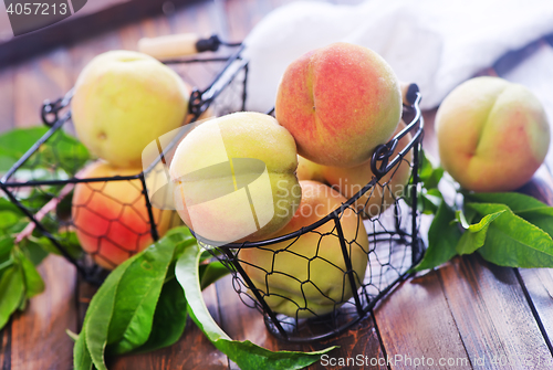 Image of fresh peaches