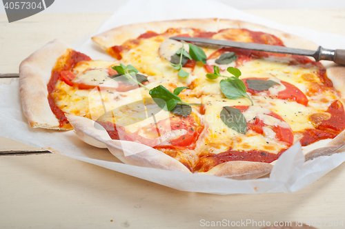 Image of Italian pizza Margherita