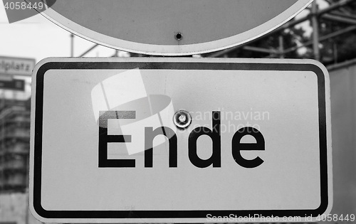 Image of Ende sign in Berlin in black and white
