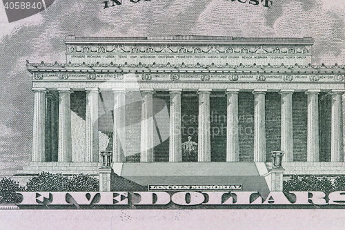 Image of  Lincoln Memorial on the 5 dollar bill