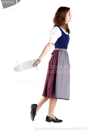 Image of woman in Dirndl pulls