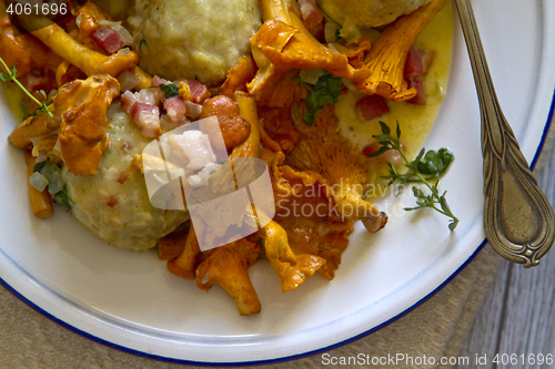 Image of Bread dumplings with chanterelles