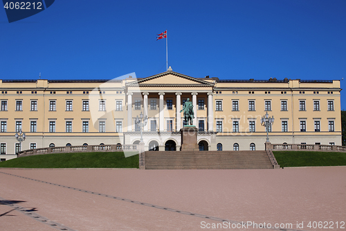 Image of The Royal Palace and statue of King Karl Johan XIV in Oslo, Norw