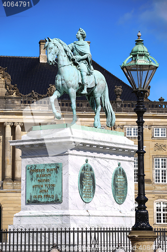 Image of Amalienborg palace in Copenhagen, Denmark