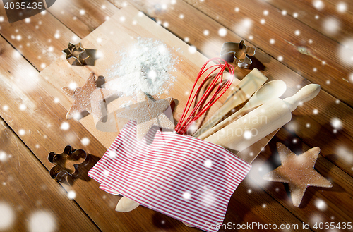 Image of close up of gingerbread and baking kitchenware set