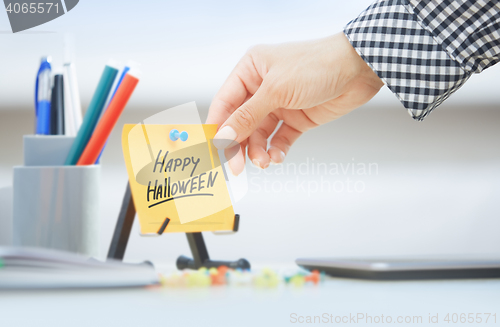 Image of Adhesive note with Happy Halloween text