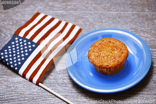 Image of US flag and festive cake