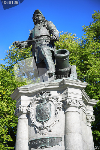 Image of statue of Admiral Peter Tordenskjold in Oslo, Norway 