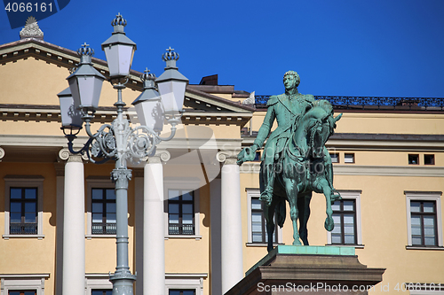 Image of The Royal Palace and statue of King Karl Johan XIV in Oslo, Norw