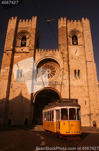 Image of EUROPE PORTUGAL LISBON TRANSPORT FUNICULAR TRAIN