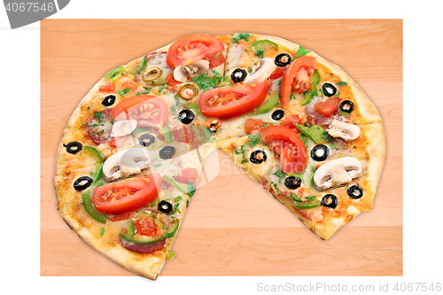 Image of Tasty pizza with vegetables