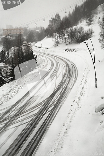 Image of Snowy road in the mountains