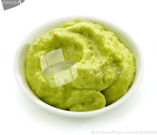 Image of bowl of guacamole sauce