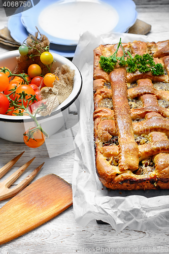 Image of rustic meat pie