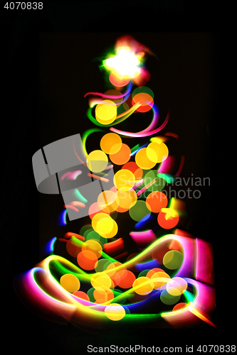 Image of xmas tree from the christmas lights