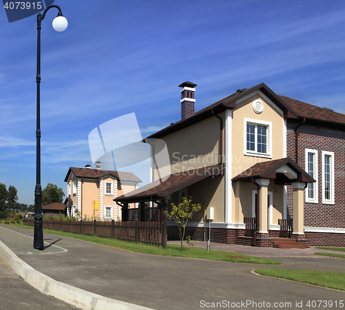 Image of house in neighborhood of America