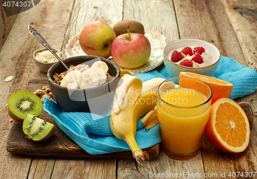 Image of healthy breakfast ingredients