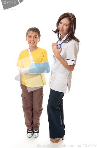 Image of Medical officer with injured child