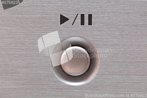 Image of Play and Pause button