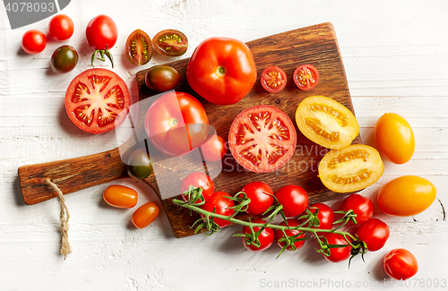 Image of various colorful tomatoes
