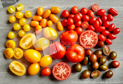 Image of various colorful tomatoes