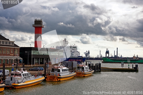 Image of Pilot boat leaving