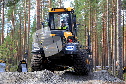 Image of Ponsse Buffalo Forwarder Forestry Vehicle in Work Presentation