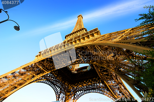 Image of Eiffel Tower and sky