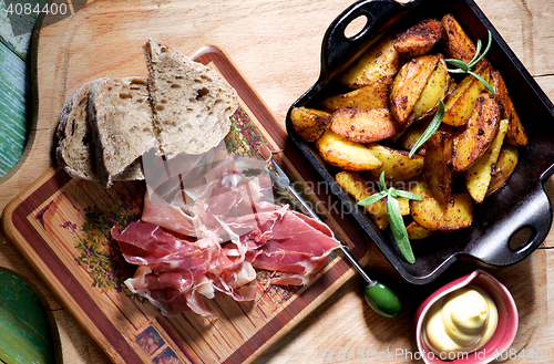 Image of Potato Wedges and Jamon