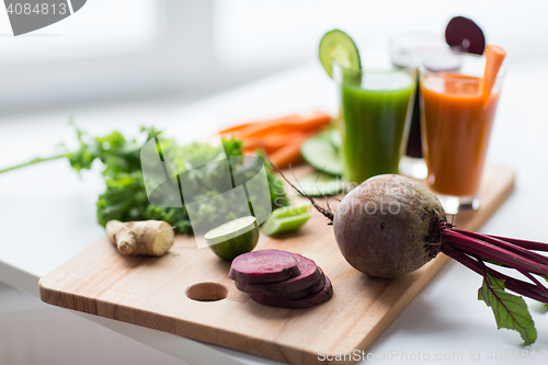 Image of glasses with different vegetable fresh juices