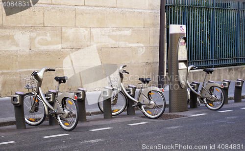 Image of Velib bikes in Paris
