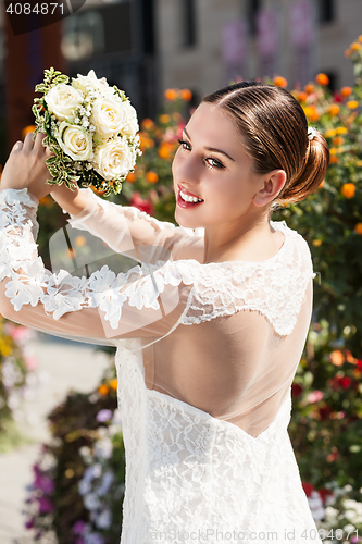 Image of Get ready to catch the bouquet!