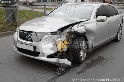 Image of accident Lexus crash