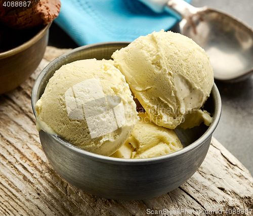 Image of vanilla ice cream